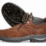 BOTINA CADARCO BI NOBUCK CAFE S/ BICO ATRACADOR VAQUETINHA N. 39 - R.F MAX