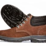 BOTINA CADARCO MONO CAMURÇA NOBUCK MARROM S/ BICO N. 42 - R.F MAX