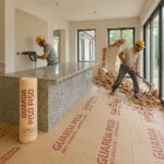 GUARDA PISO KRAFT C/ PLASTICO BOLHA 1,00 M X 50 M (50 M²) - RF MAX